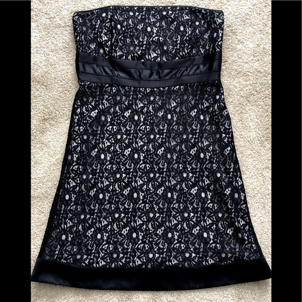 Beautiful Black Lace Strapless Dress